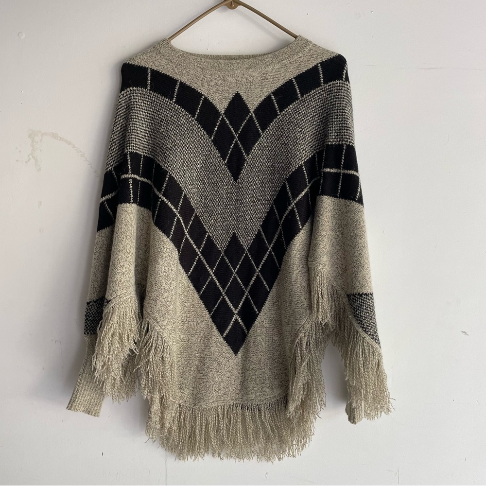 🌟Size L poncho sweater